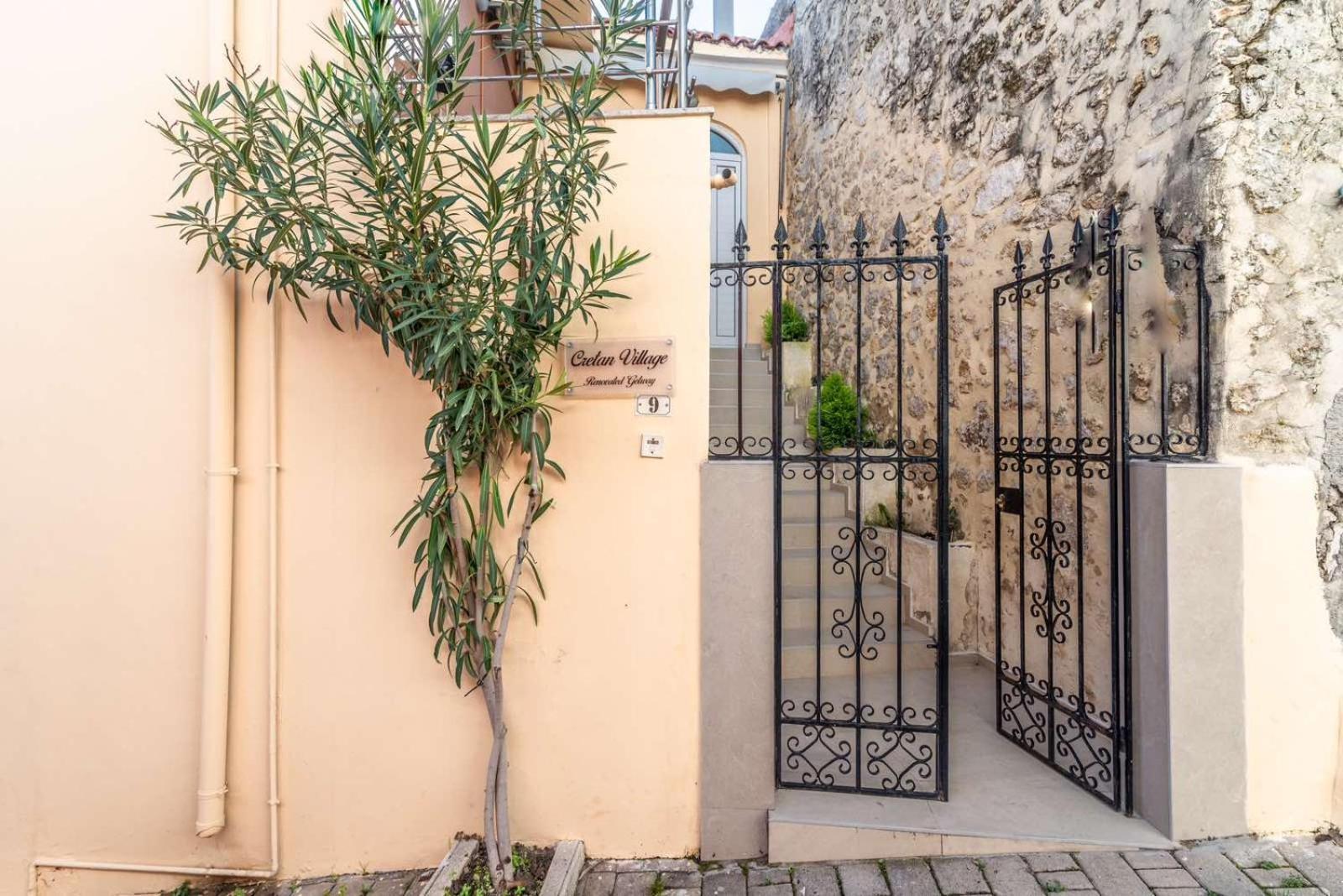 Cretan Village Renovated House 伊拉克利翁 外观 照片