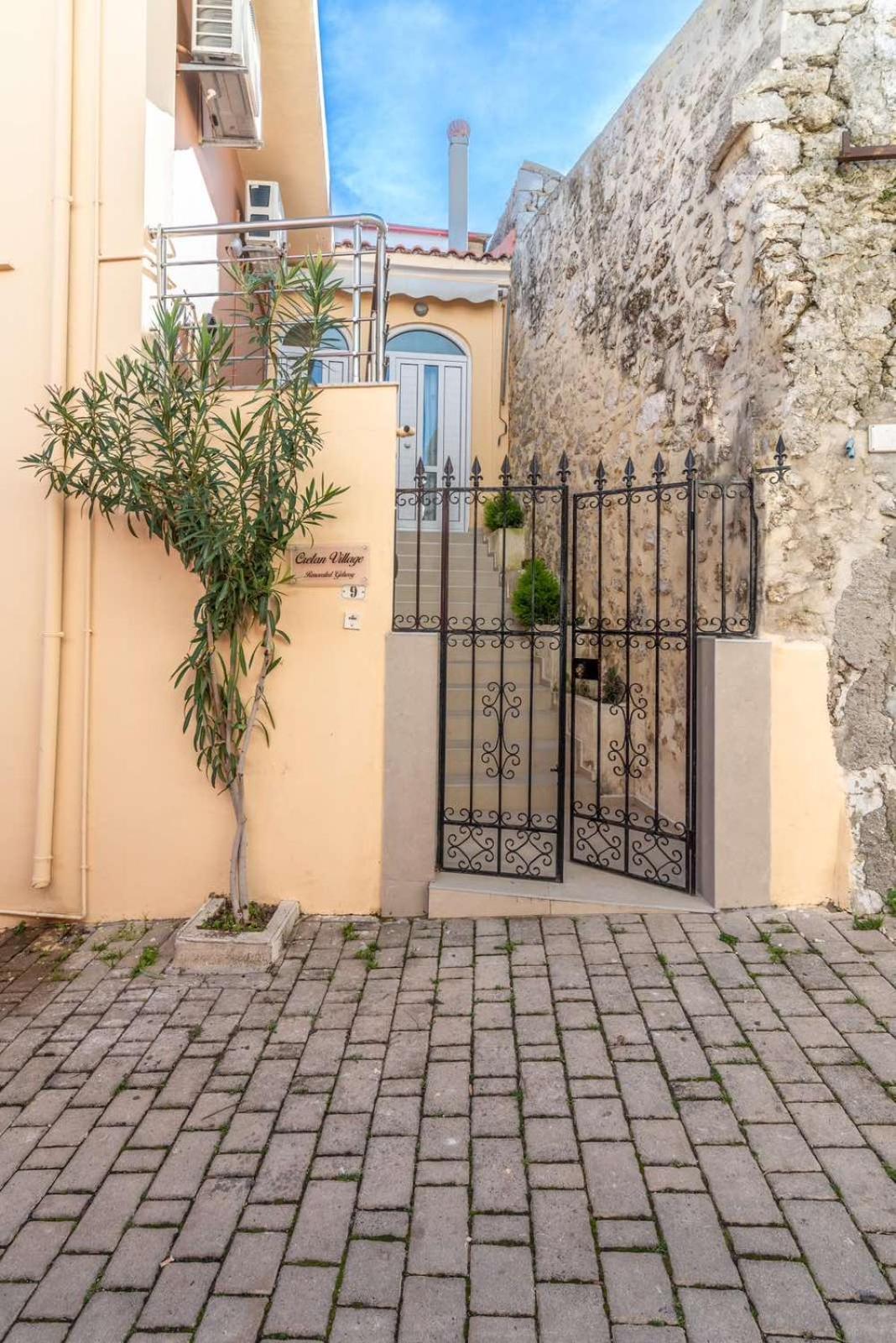 Cretan Village Renovated House 伊拉克利翁 外观 照片